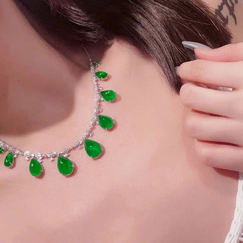 14k Gold 21.85 Ct Vivid Green Natural Emerald & Diamond Necklace - 3