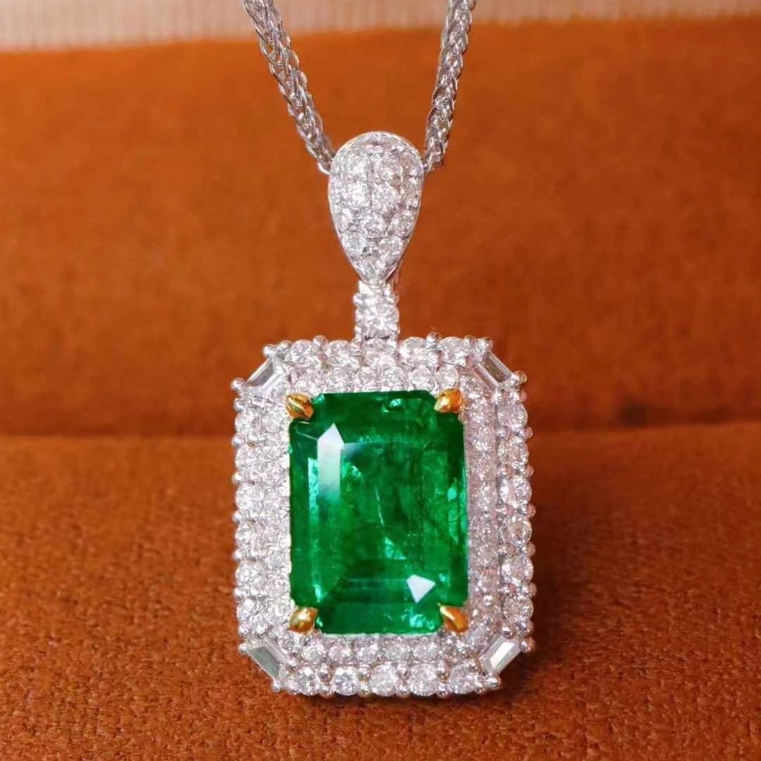 14k Gold 1.92 Ctw Vivid Green Natural Emerald & Diamond Pendant( Without Chain ) - 3