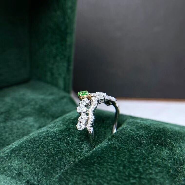 14k Gold 0.72 Ctw Natural Green Diamond & Diamond Ring - 2