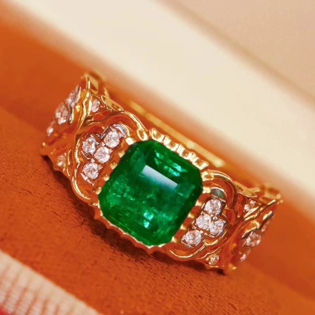 14k Gold 1.62 Ctw Vivid Green Natural Emerald & Diamond Ring - 2