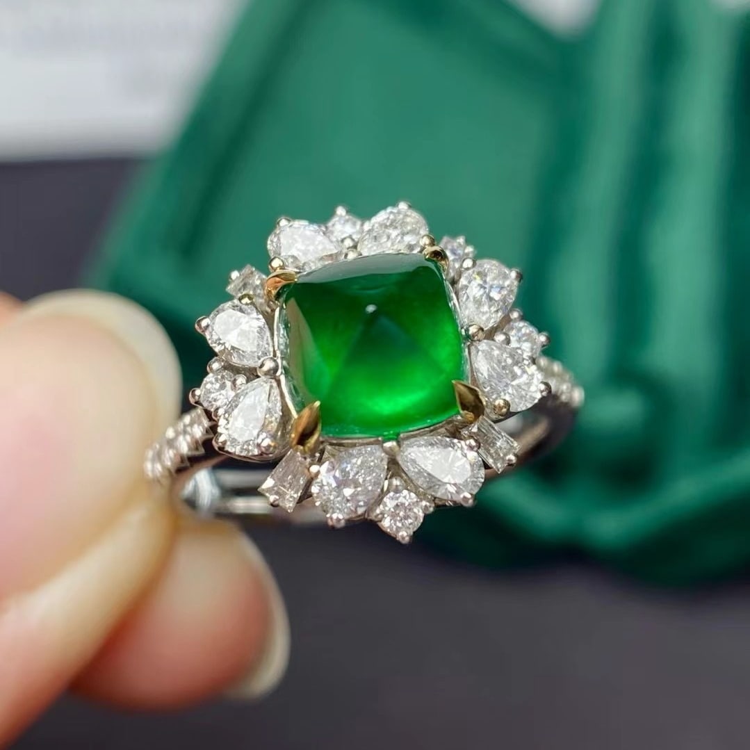14k Gold 3.19 Ctw Vivid Green Natural Emerald & Diamond Ring: Ref:230935132 // gold content:14k gold // ring size:7. 25us // // main gemstone:emerald // shape:suger-loaf // carat weight:2. 25ct // color:vivid green // treatment:natural // // adjacent gemstone 2