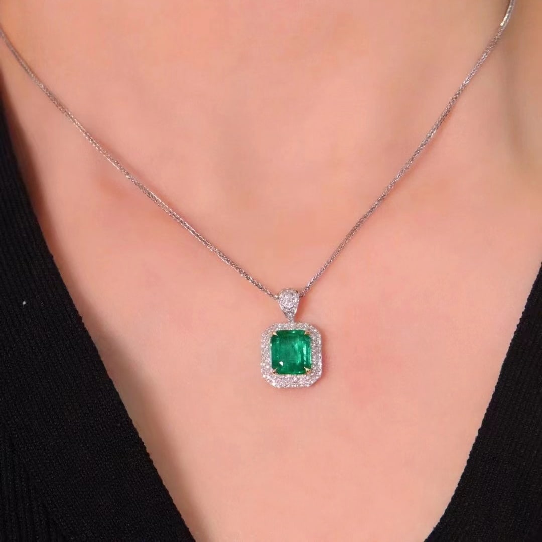 14k Gold 2.16 Ct Vivid Green Natural Emerald & Diamond Pendant( Without Chain ) - 2