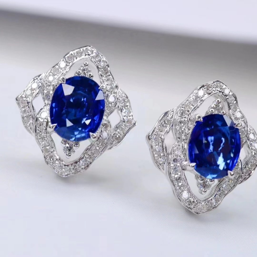 14k Gold 1.88 Ctw Natural Sapphire & Diamond Earrings: Ref:230935137 // gold content:14k gold // main gemstone:sapphire // shape:oval // carat weight:1. 60ct // color:royal blue // treatment:natural // // adjacent gemstone 2 : diamond // shape:round // ca