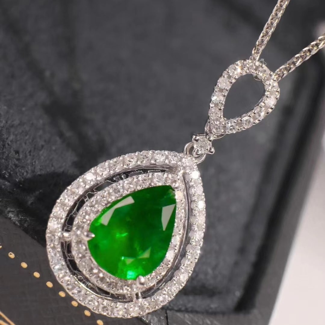 14k Gold 2.01 Ctw Vivid Green Natural Emerald & Diamond Pendant( Without Chain ) - 2