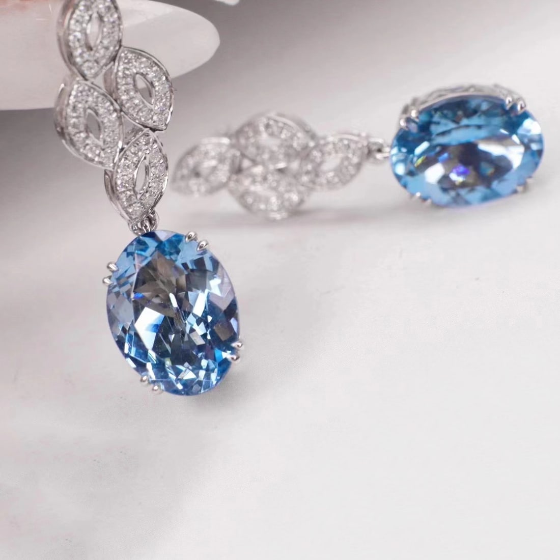 14k Gold 7.00 Ctw Natural Aquamarine & Diamond Earrings - 4