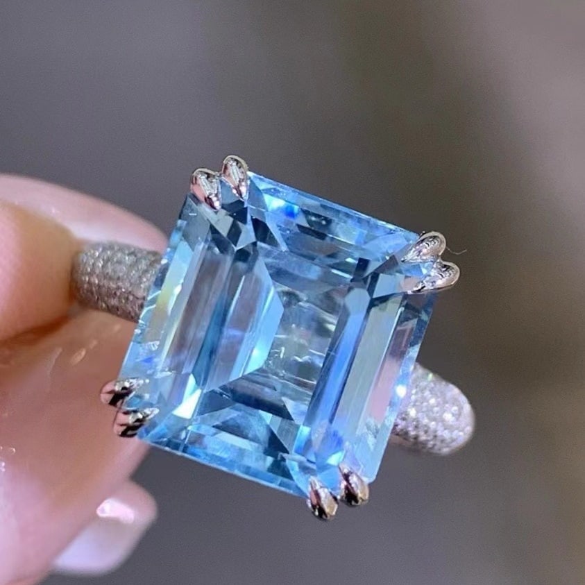 14k Gold 6.9 Ct Natural Aquamarine & Diamond Ring: Ref:230935168 // gold content:14k gold // ring size:7. 25us // // main gemstone:aquamarine // shape:octagonal // carat weight:6. 9ct // color:santa maria color // treatment:natural // // adjacent