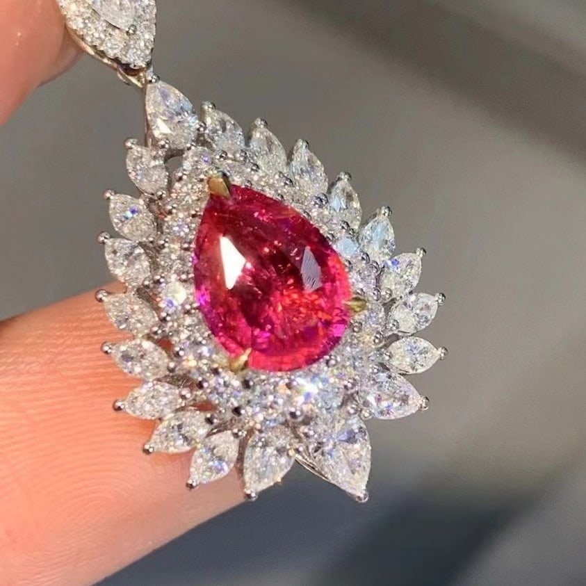 14k Gold 2.91 Ctw Natural Spinel & Diamond Pendant( Without Chain ): Ref:230935201 // gold content:14k gold // main gemstone:spinel // shape:pear // carat weight:1. 66ct // color:lotus color // treatment:natural // // adjacent gemstone 2 : diamond // shape:multiply