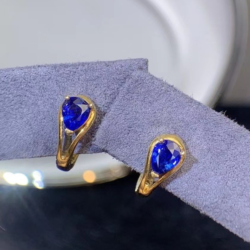 14k Gold 0.60 Ct Natural Sapphire Earrings - 2