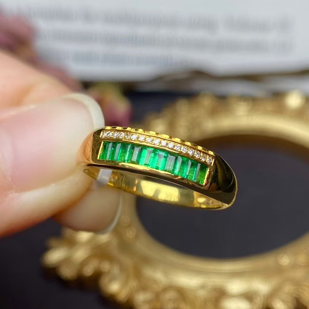 14k Gold 0.8 Ct Natural Emerald & Diamond Ring - 2