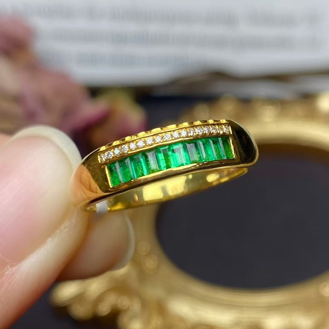 14k Gold 0.8 Ct Natural Emerald & Diamond Ring - 3