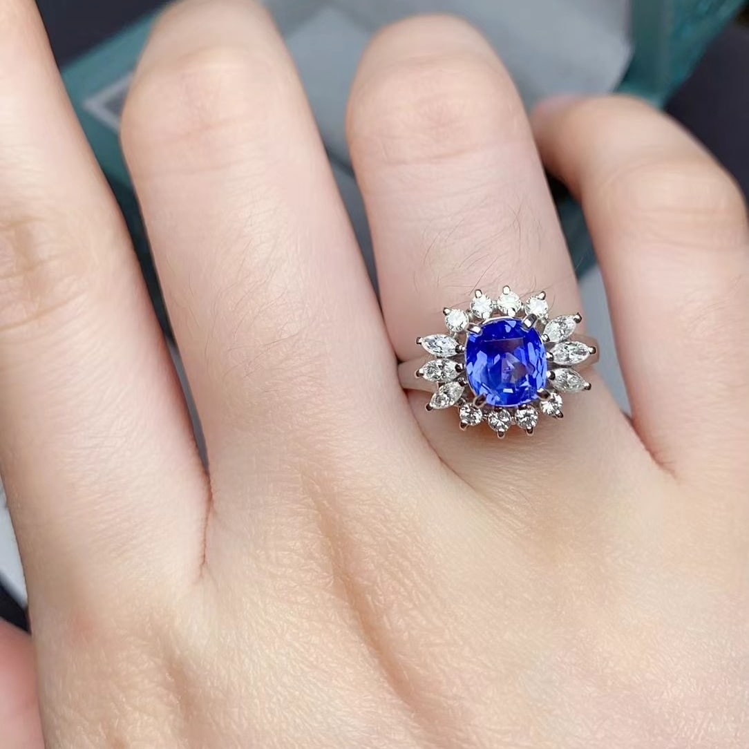 14k Gold 2.20 Ctw Natural Sapphire & Diamond Ring - 4