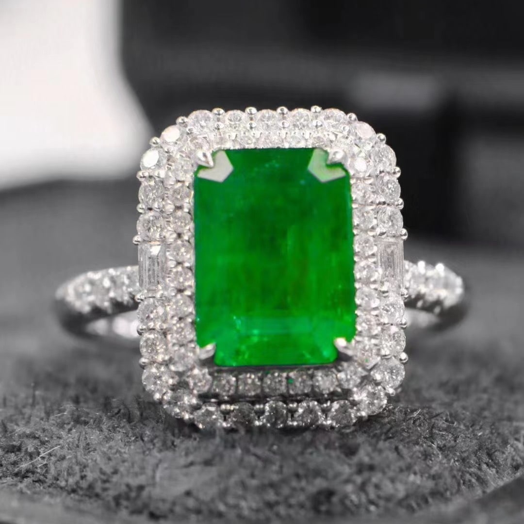 14k Gold 2.85 Ctw Natural Emerald & Diamond Ring: Ref:230935254 // gold content:14k gold // ring size:7. 25us // // main gemstone:emerald // shape:octagonal // carat weight:2. 55ct // color:green // treatment:natural // // adjacent gemstone 2 : diamo