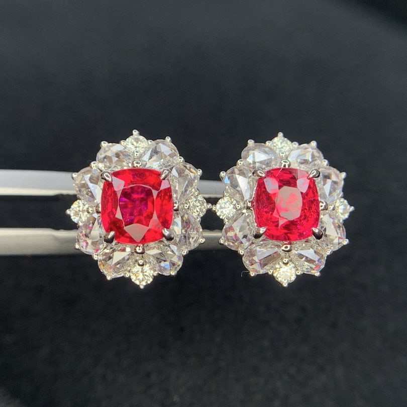 14k Gold 1.66 Ctw Natural Spinel & Diamond Earrings: Ref:230936016 // gold content:14k gold // main gemstone:spinel // shape:cushion // carat weight:1. 0ct // color:red // treatment:natural // // adjacent gemstone 2 : diamond // shape:multiply // carat