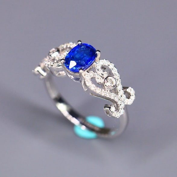 14k Gold 1.34 Ctw Vivid Blue Natural Sapphire & Diamond Ring - 4