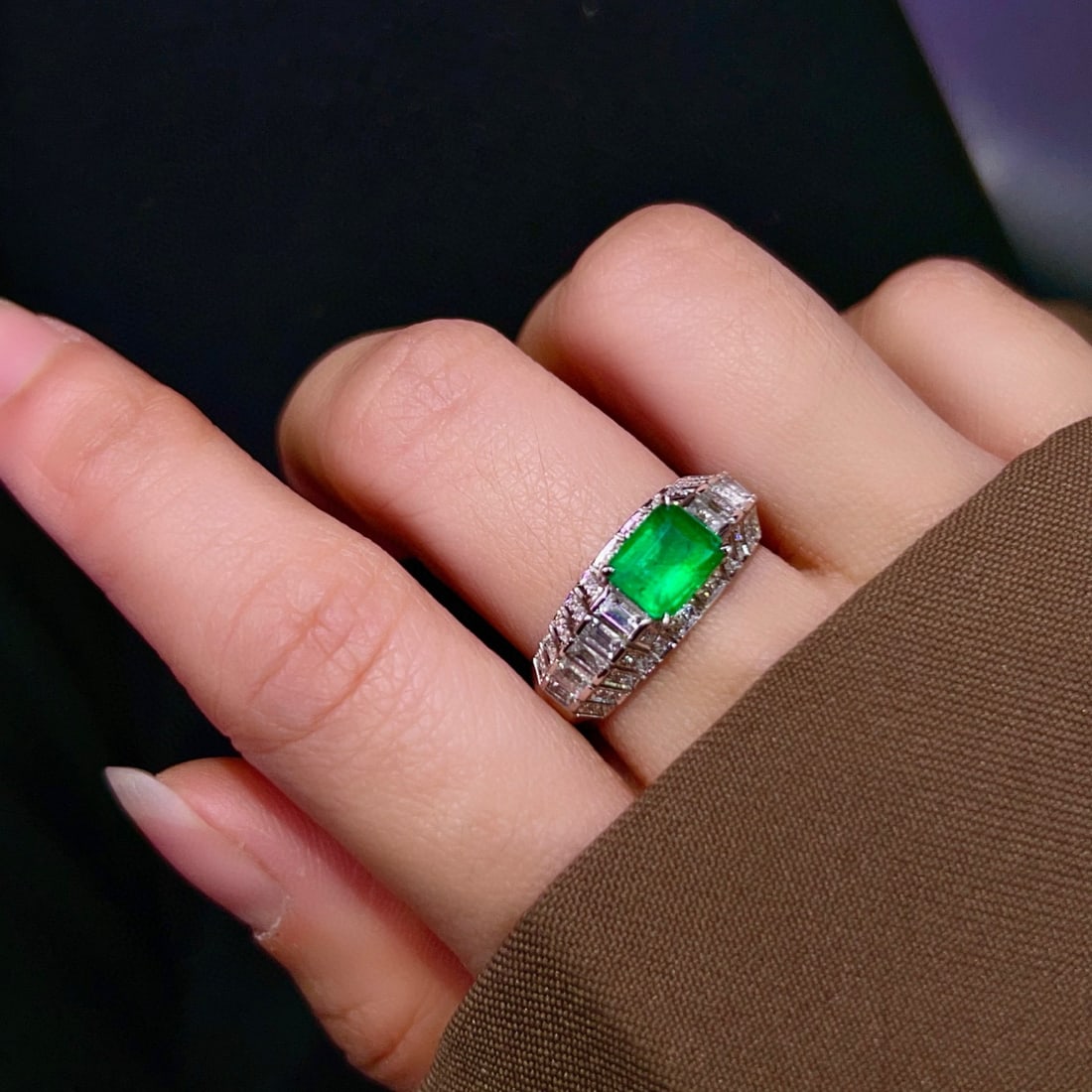 14k Gold 1.92 Ctw Vivid Green Natural Emerald & Diamond Ring - 3