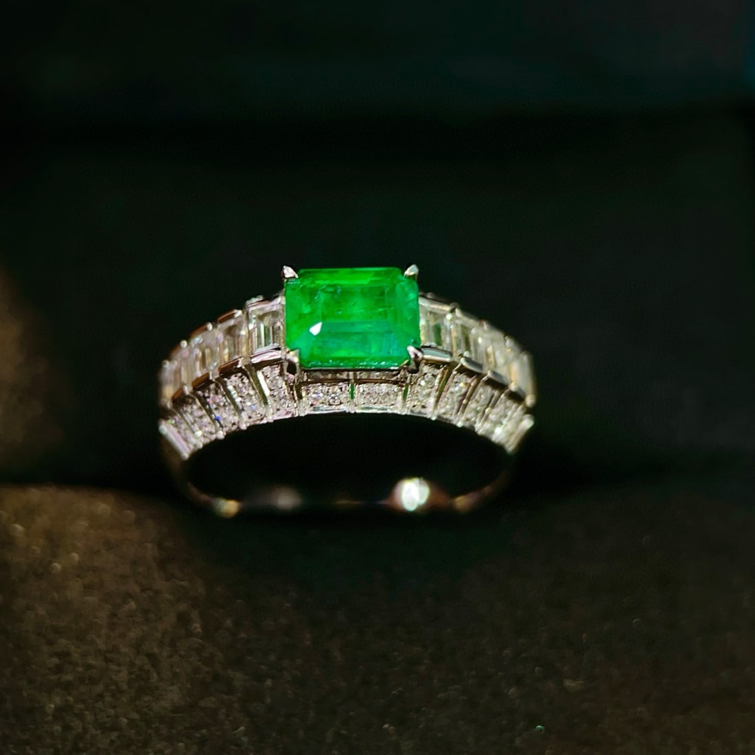 14k Gold 1.92 Ctw Vivid Green Natural Emerald & Diamond Ring - 5