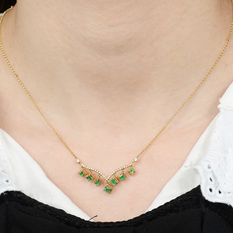 14k Gold 0.73 Ctw Natural Emerald & Diamond Necklace - 2