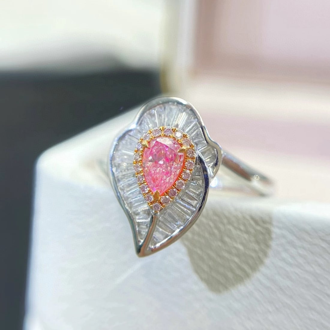 Gia Certified 14k Gold 0.60 Ctw Natural Pink Diamond & Diamond Ring - 2