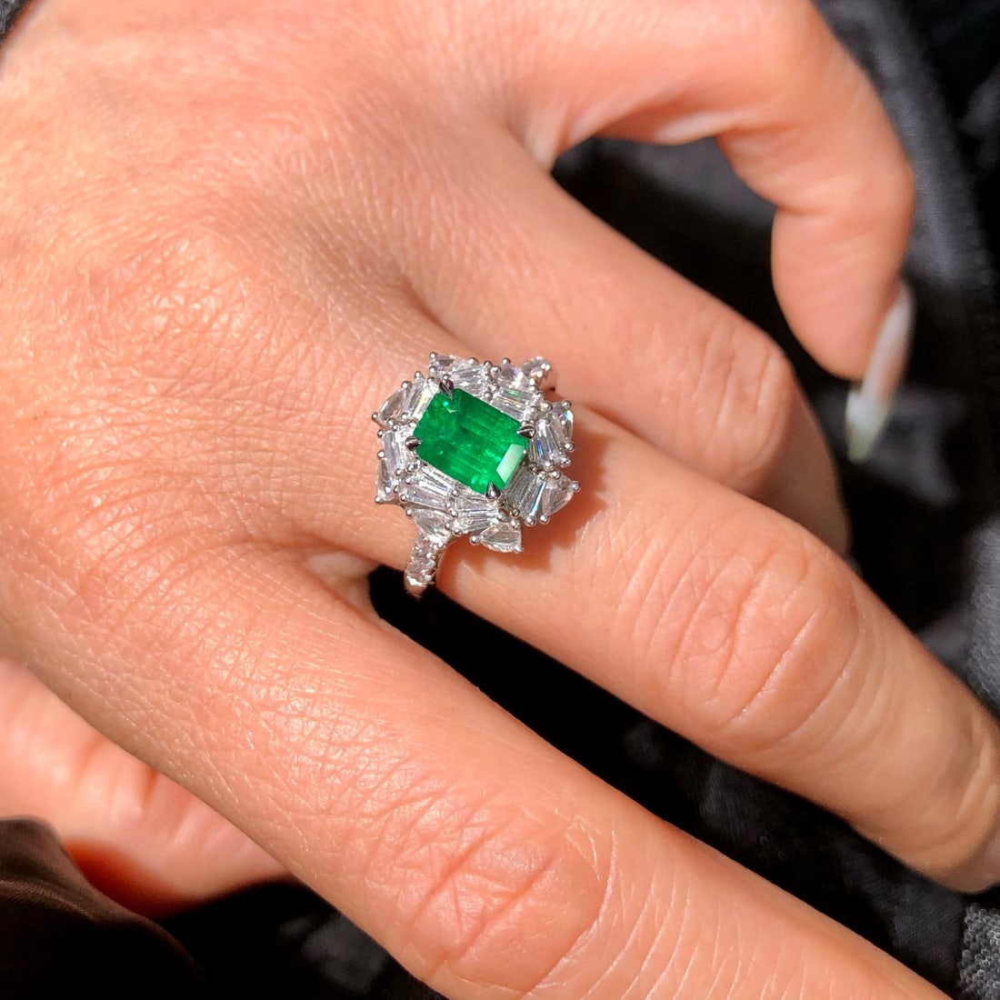 14k Gold 1.91 Ctw Vivid Green Natural Emerald & Diamond Ring - 4