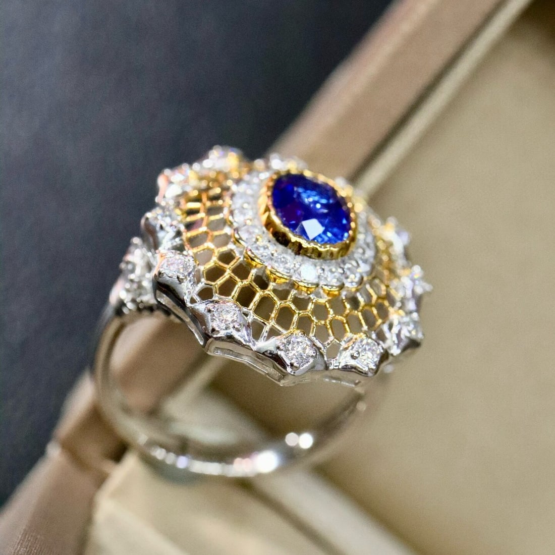 14k Gold 1.64 Ctw Vivid Blue Natural Sapphire & Lab Grown Diamond Ring - 5