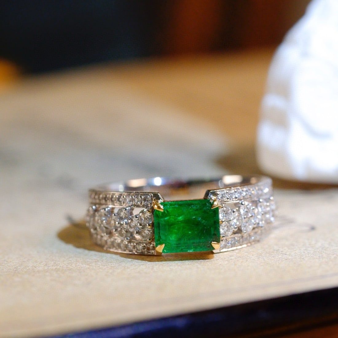 14k Gold 1.36 Ctw Vivid Green Natural Emerald & Diamond Ring - 6