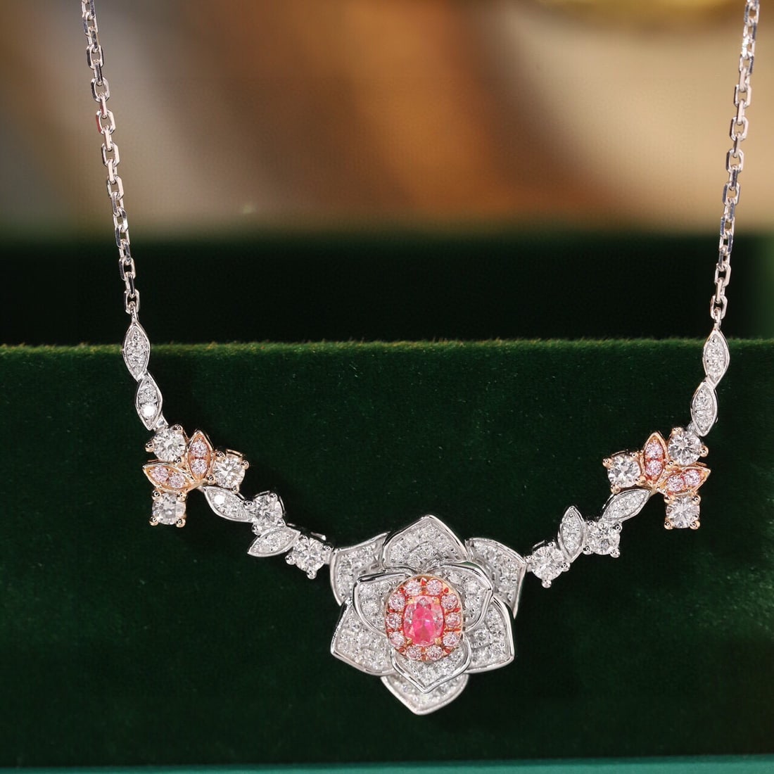 14k Gold 0.85 Ctw Natural Pink Diamond & Diamond & Flowers Necklace: Ref:230936115 // gold content:14k gold // main gemstone:pink diamond // shape:oval // carat weight:0. 13ct // color:pink // treatment:natural // // adjacent gemstone 2 : diamond // shape:round //