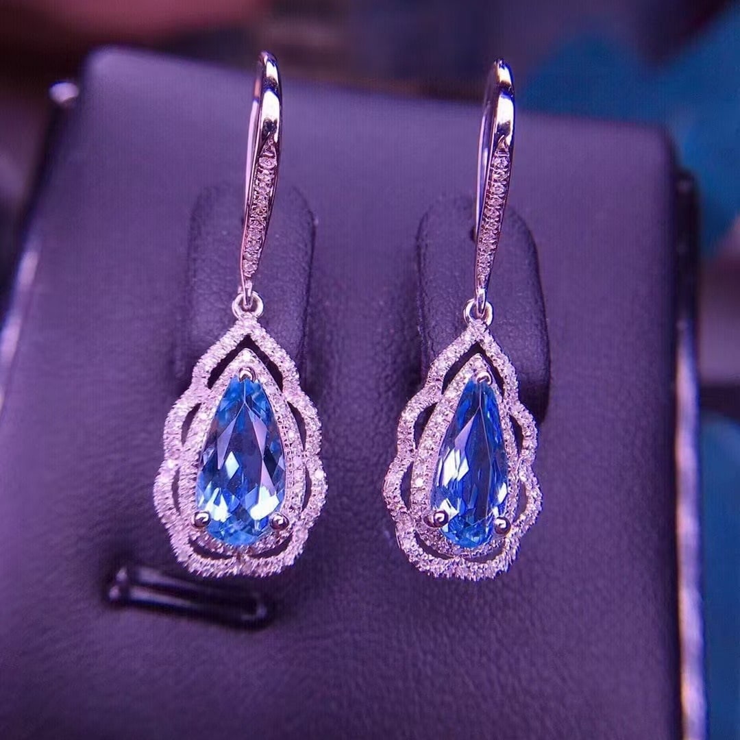 14k Gold 2.6 Ct Natural Aquamarine & Diamond Earrings: Ref:230936139 // gold content:14k gold // main gemstone:aquamarine // shape:pear // carat weight:2. 6ct // color:santa maria color // treatment:natural // // adjacent gemstone 2 : diamond //
