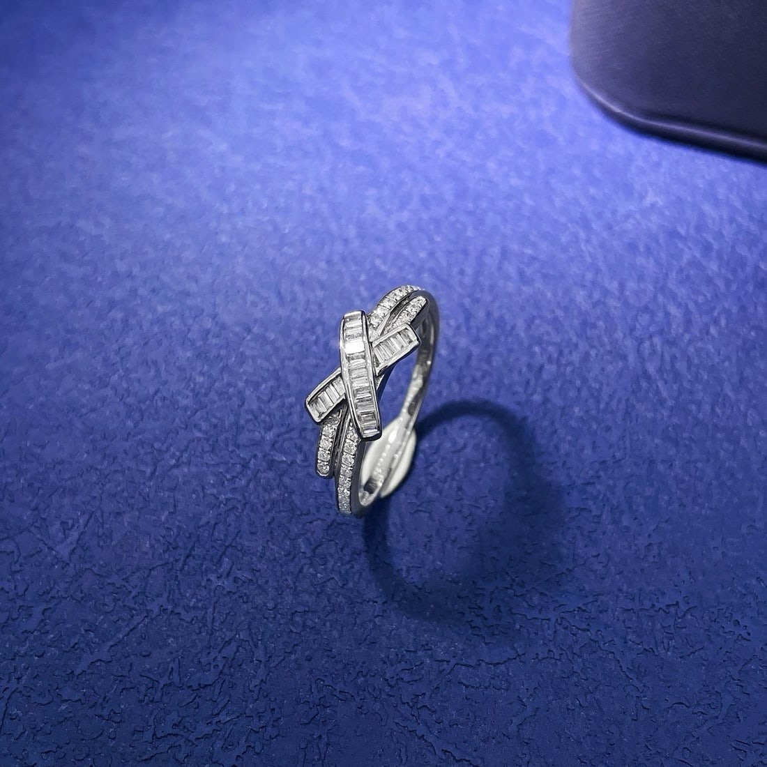 14k Gold 0.20 Ctw Natural H Diamond Ring: Ref:230936141 // gold content:14k gold // ring size:7. 25us // // main gemstone:diamond // shape:baguette // carat weight:0. 11ct // clarity grade:vs-si // color:h // treatment:natural // //