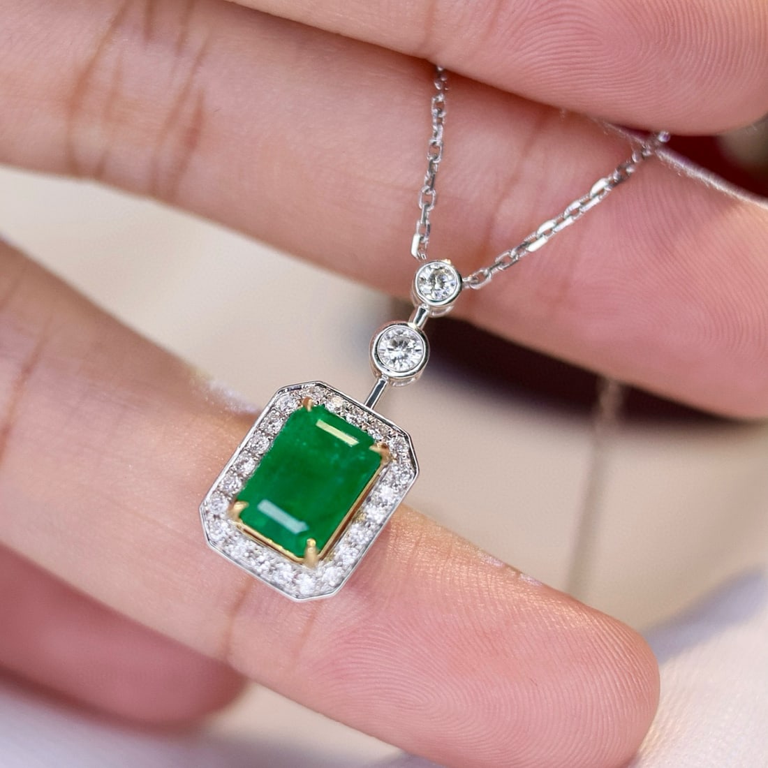 14k Gold 2.48 Ctw Vivid Green Natural Emerald & Diamond Necklace - 6