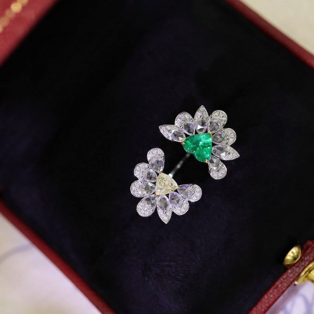 14k Gold 0.66 Ctw Vivid Green Natural Emerald & Yellow Diamond & Toi Et Moi Ring - 7