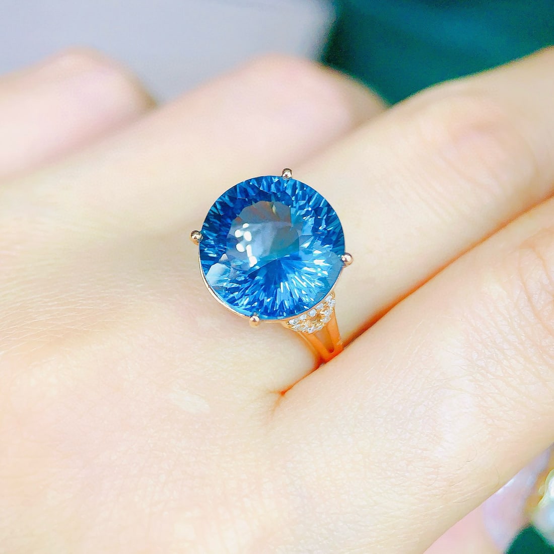 14k Gold 9.3 Ct Natural Topaz & Diamond Ring - 2