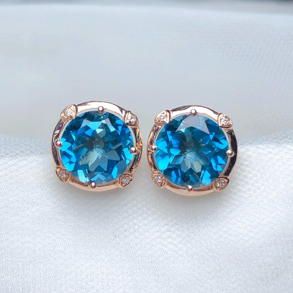 14k Gold 4.50 Ct Natural Topaz & Diamond Earrings: Ref:230936187 // gold content:14k gold // main gemstone:topaz // shape:round // carat weight:4. 50ct // color:blue // treatment:natural // cut grade:g // // adjacent gemstone 2 : diamond // number
