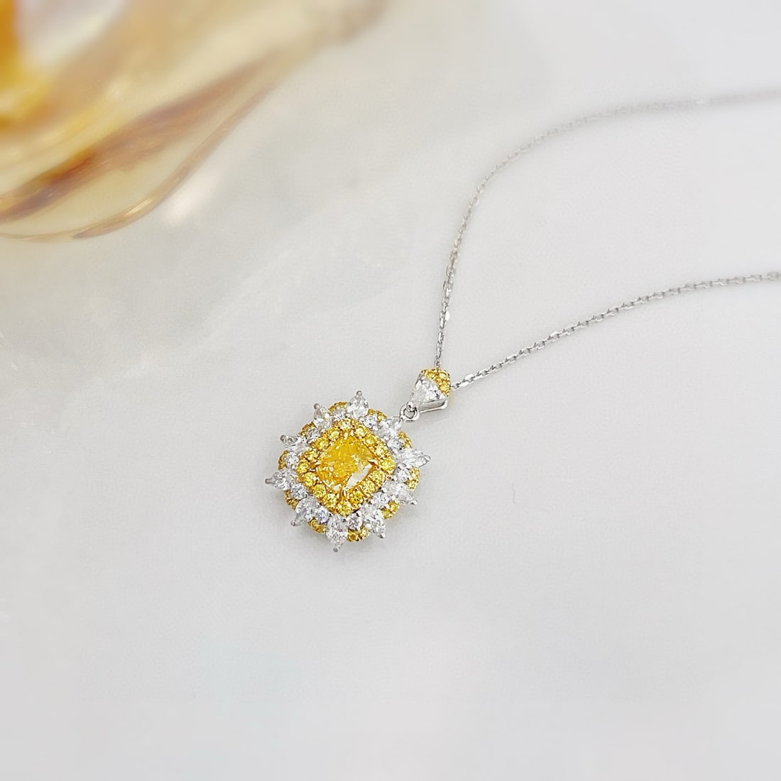 14k Gold 2.25 Ctw Natural Yellow Diamond & Diamond Necklace - 3