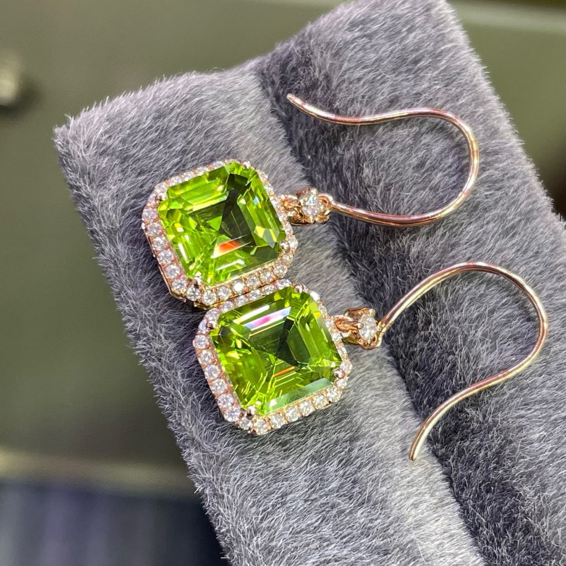 14k Gold 5.3 Ct Natural Peridot & Diamond Earrings - 5