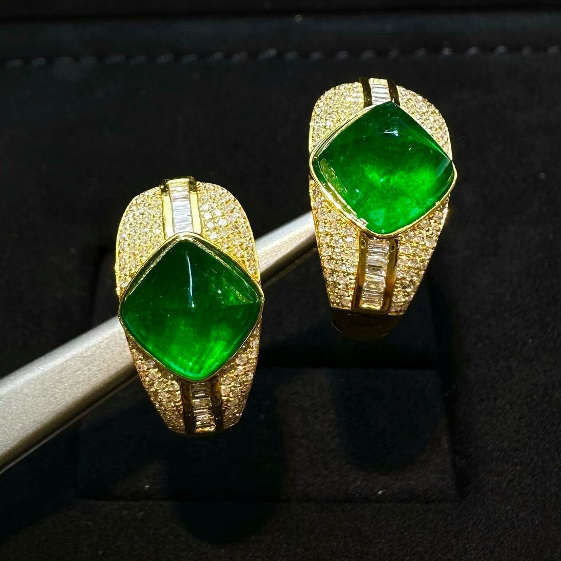 14k Gold 6.45 Ct Vivid Green Natural Emerald & Diamond Earrings (1 of 5)