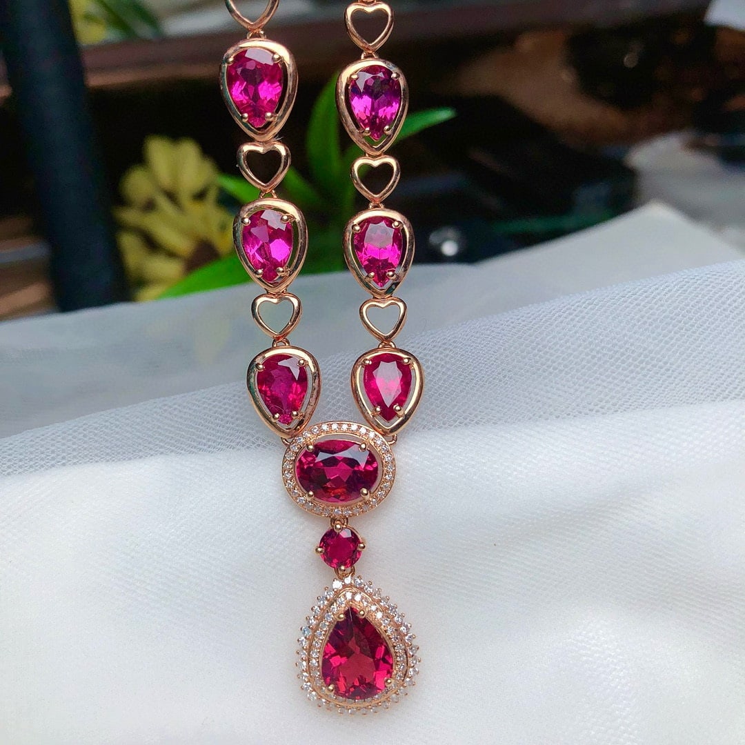 14k Gold 11.68 Ct Natural Tourmaline & Diamond Necklace: Ref:230936211 // gold content:14k gold // main gemstone:tourmaline // shape:multiply // carat weight:11. 68ct // color:red // treatment:natural // // adjacent gemstone 2 : diamond // number of