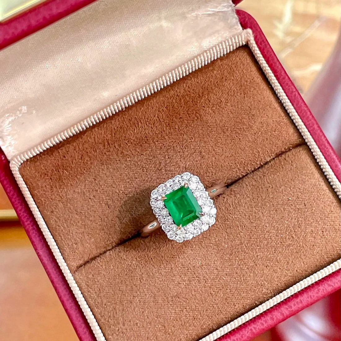 14k Gold 1.87 Ctw Vivid Green Natural Emerald & Diamond Ring - 5