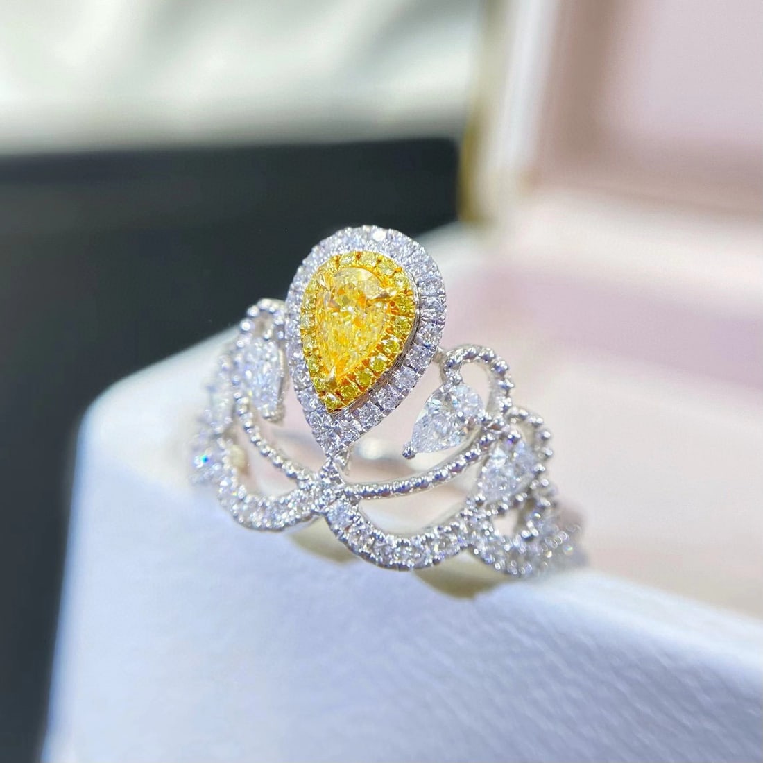 14k Gold 0.73 Ctw Natural Yellow Diamond & Diamond Ring - 2