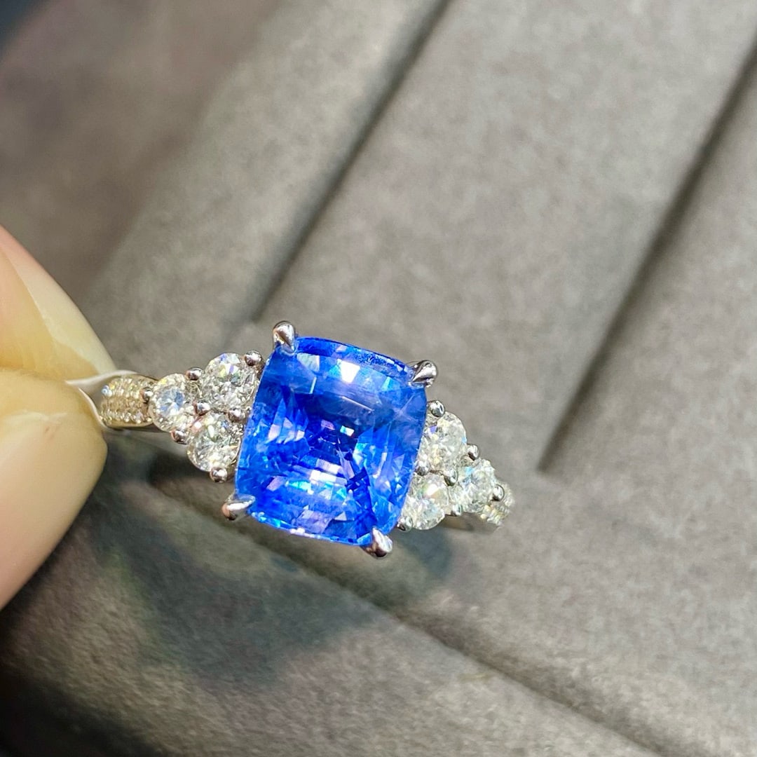 14k Gold 4.12 Ctw Natural Sapphire & Diamond Ring: Ref:230936265 // gold content:14k gold // ring size:7. 25us // // main gemstone:sapphire // shape:cushion // carat weight:3. 58ct // color:blue // treatment:natural // // adjacent gemstone 2 :