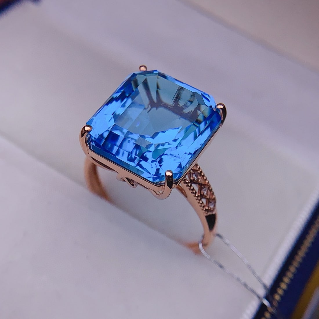 14k Gold 13.58 Ctw Natural Topaz & Diamond Ring - 2