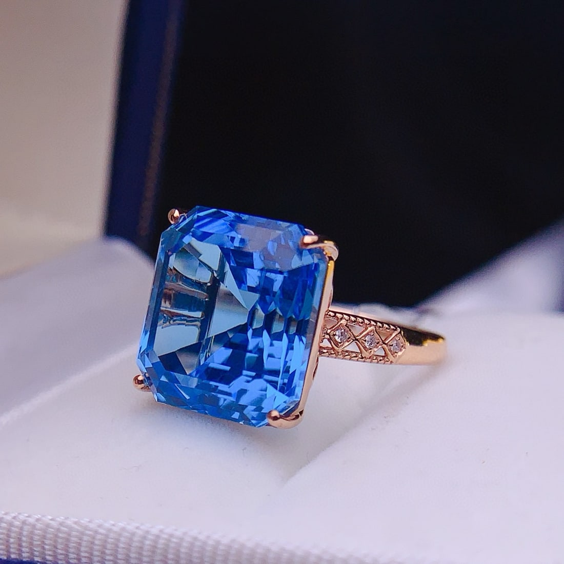 14k Gold 13.58 Ctw Natural Topaz & Diamond Ring - 3