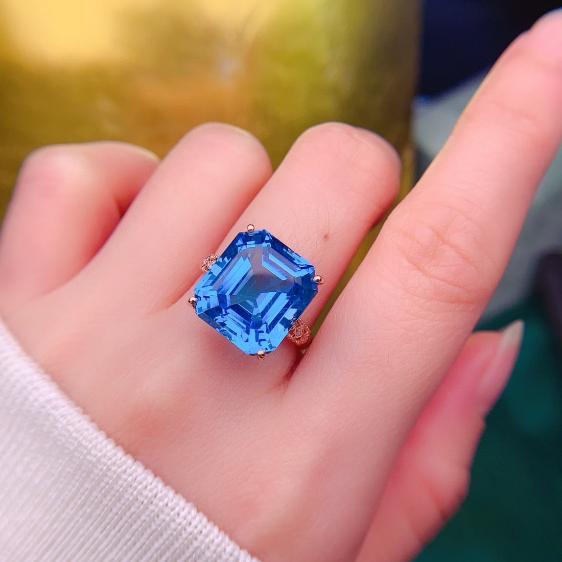 14k Gold 13.58 Ctw Natural Topaz & Diamond Ring - 5