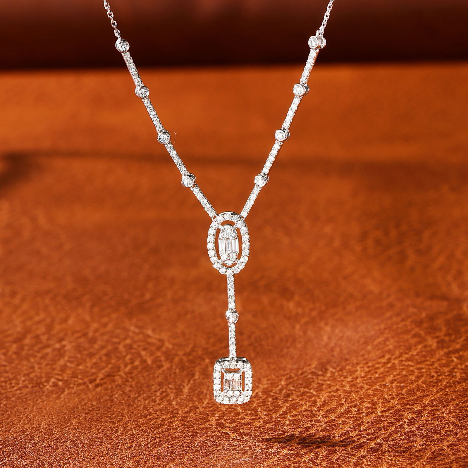 14k Gold 0.54 Ctw Natural H Diamond Necklace: Ref:230936276 // gold content:14k gold // main gemstone:diamond // shape:baguette // carat weight:0. 07ct // clarity grade:vs-si // color:h // treatment:natural // // adjacent gemstone 2 : diamond