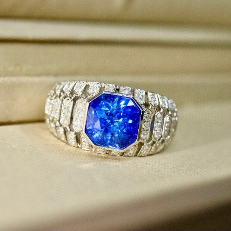 14k Gold 2.95 Ctw Natural Sapphire & Diamond Ring: Ref:230936282 // gold content:14k gold // ring size:7. 25us // // main gemstone:sapphire // shape:octagonal // carat weight:2. 66ct // color:cornflower blue // treatment:natural // // adjacent