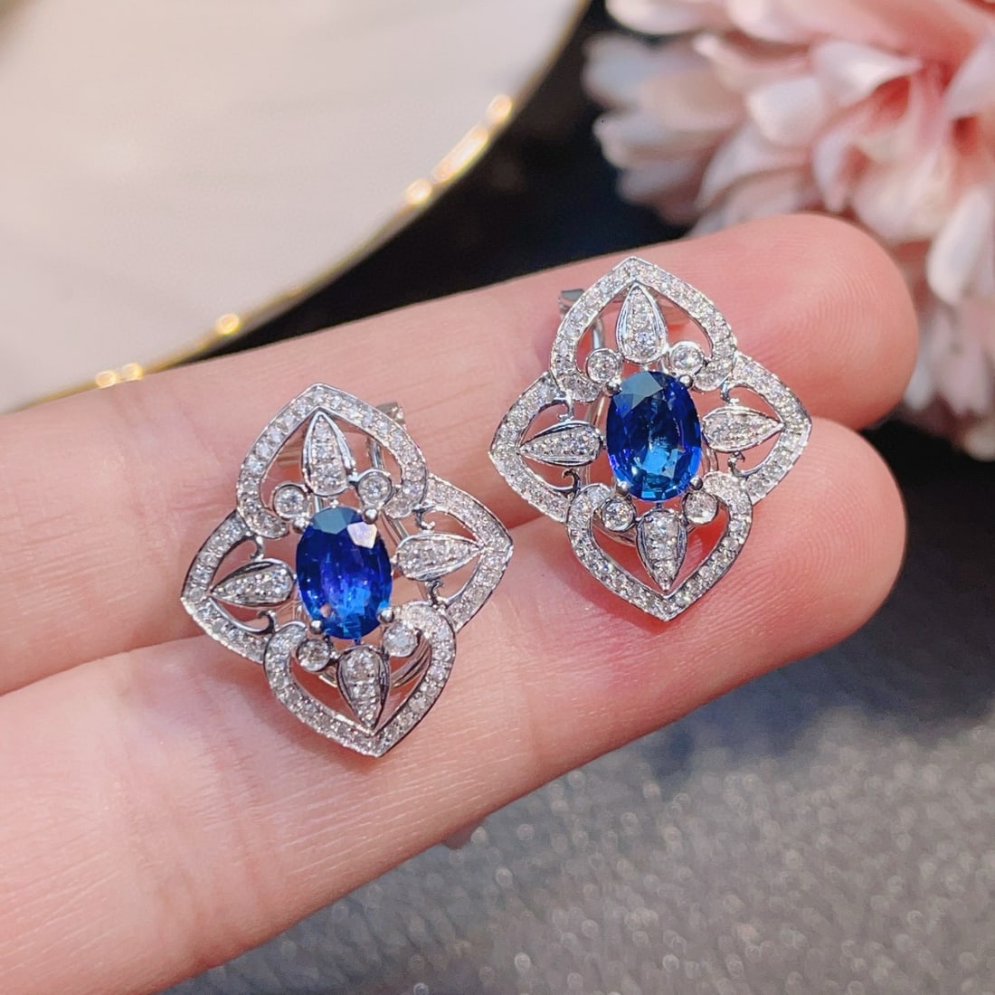 14k Gold 2.22 Ct Natural Sapphire & Diamond Earrings: Ref:230936283 // gold content:14k gold // main gemstone:sapphire // shape:oval // carat weight:2. 22ct // color:blue // treatment:natural // // adjacent gemstone 2 : diamond // number of stones:144