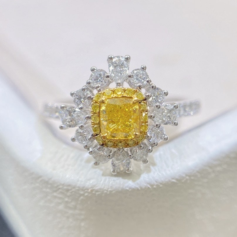 14k Gold 0.97 Ctw Natural Yellow Diamond & Diamond Ring: Ref:230936284 // gold content:14k gold // ring size:7. 25us // // main gemstone:yellow diamond // shape:cushion // carat weight:0. 35ct // color:yellow // treatment:natural // // adjacent gemstone