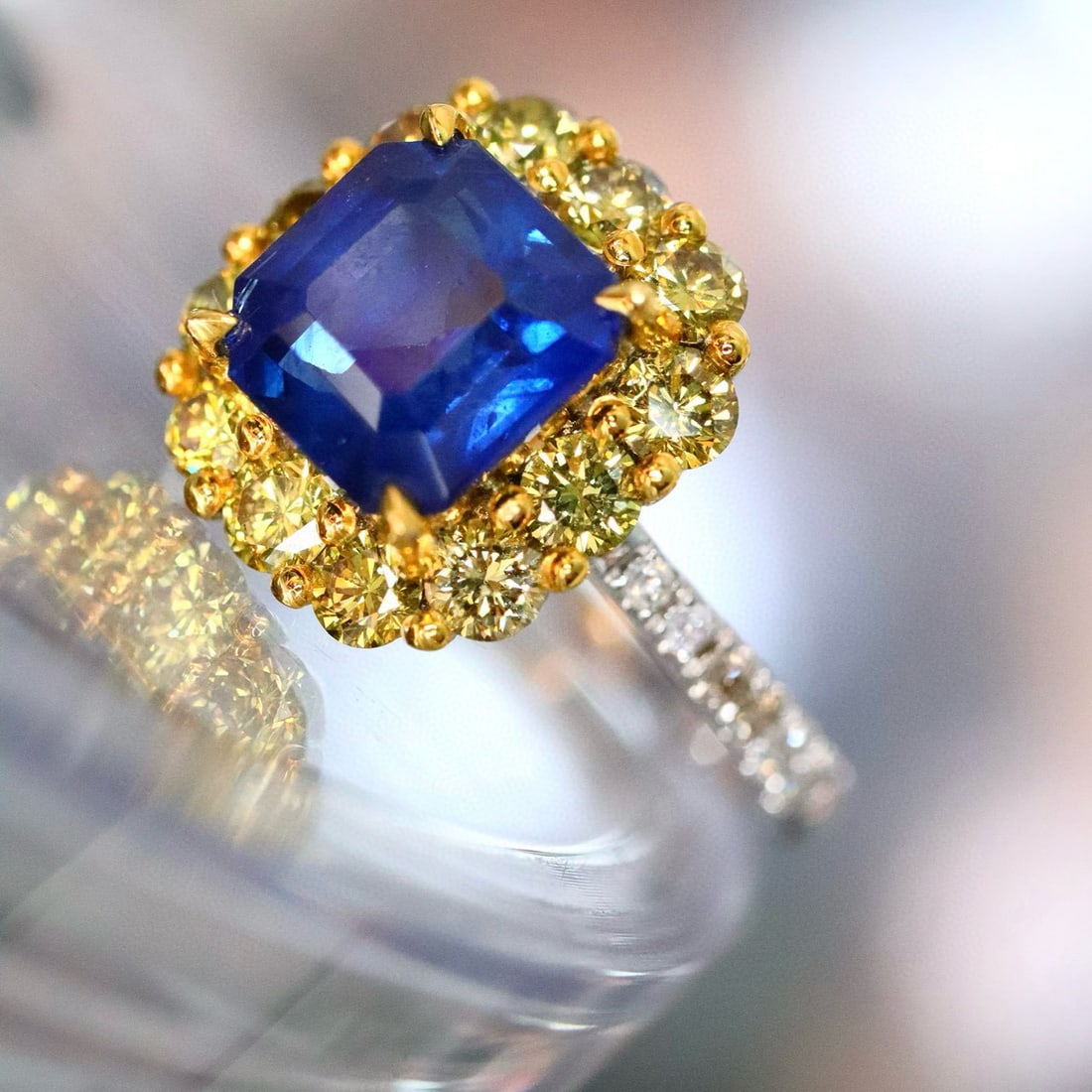 14k Gold 3.59 Ctw Natural Sapphire & Diamond Ring - 2