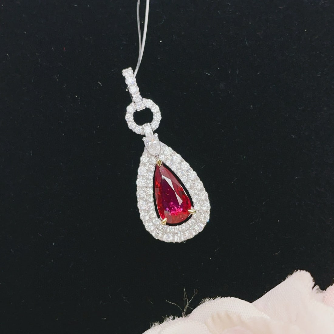 14k Gold 1.03 Ct Vivid Red Natural Ruby & Diamond Pendant( Without Chain ): Ref:230936291 // gold content:14k gold // main gemstone:ruby // shape:pear // carat weight:1. 03ct // color:vivid red // treatment:natural // // adjacent gemstone 2 : diamond // number of stones:59