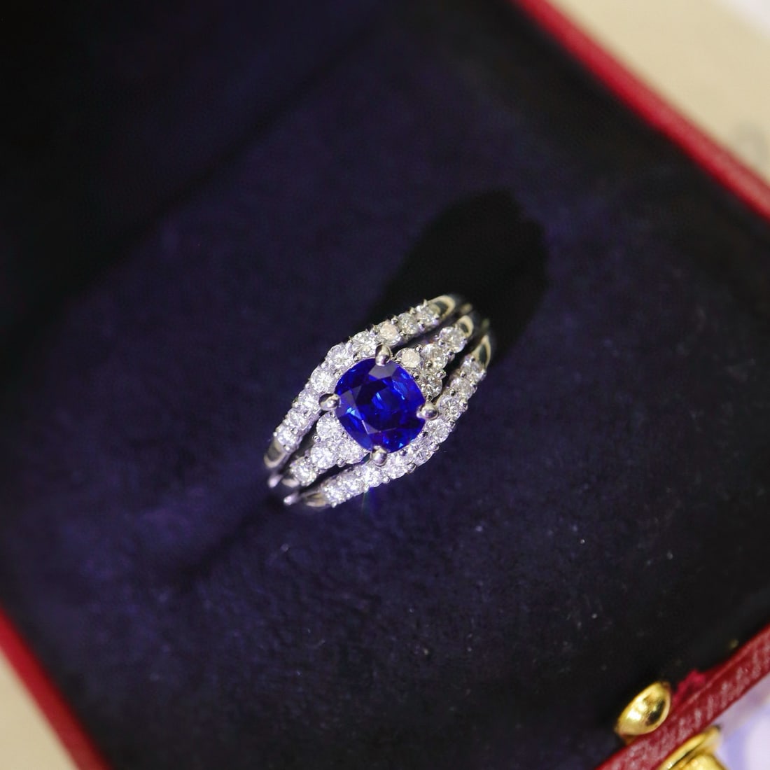 14k Gold 1.67 Ctw Natural Sapphire & Diamond Ring - 4