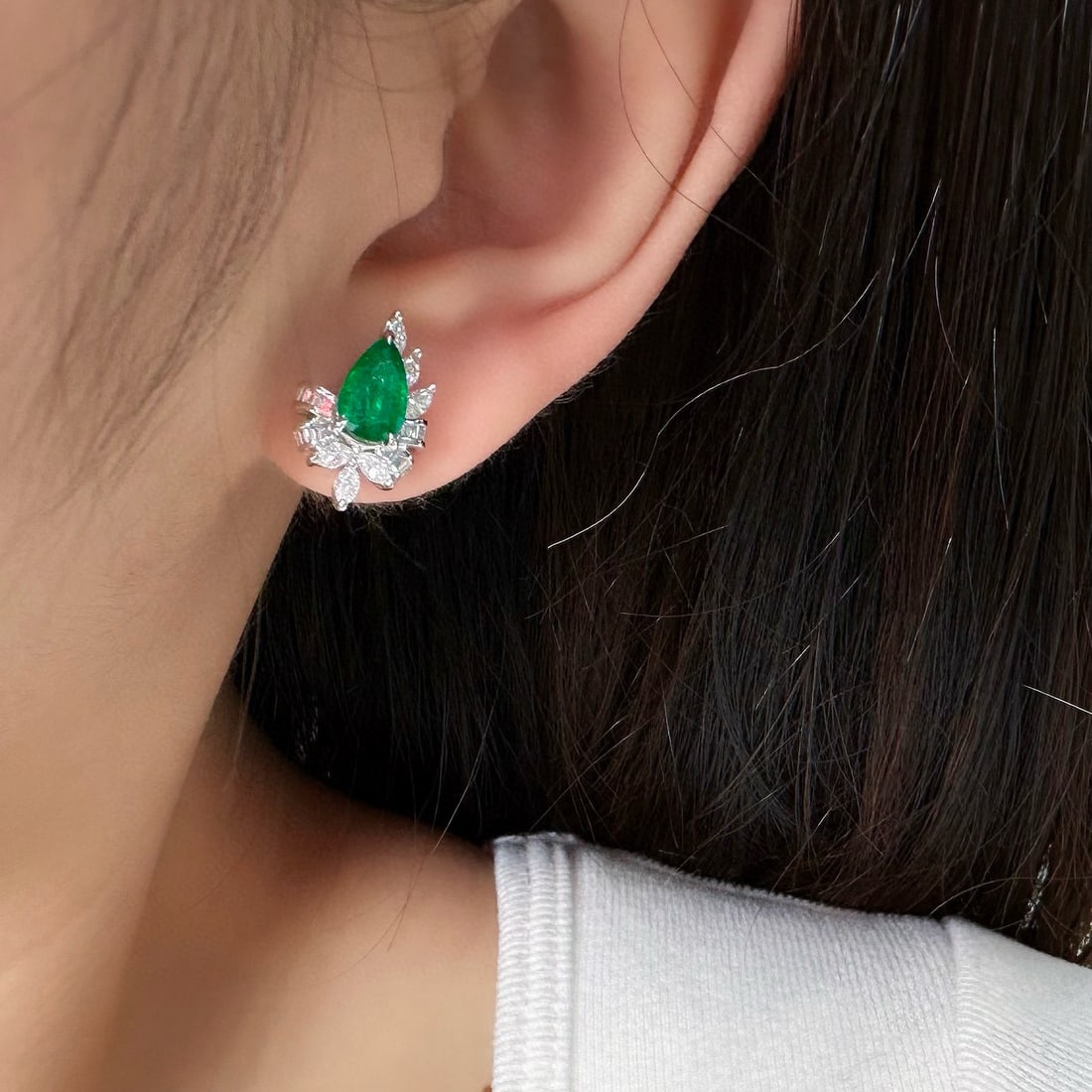 14k Gold 2.24 Ctw Vivid Green Natural Emerald & Diamond Earrings - 4